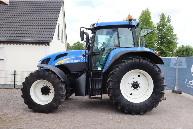 New Holland TVT145 - Tractor: foto 2 New Holland TVT145 - Tractor: foto 2