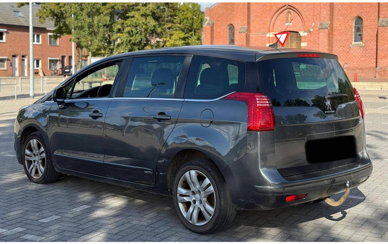 Peugeot 5008 (I - phase 2) 2.0 HDi - Sedan: foto 2 Peugeot 5008 (I - phase 2) 2.0 HDi - Sedan: foto 2