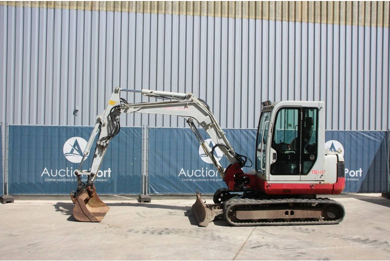 Takeuchi TB145 - Excavadora de cadenas: foto 1 Takeuchi TB145 - Excavadora de cadenas: foto 1