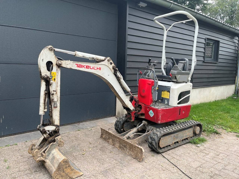 Takeuchi TB210R - Miniexcavadora: foto 2 Takeuchi TB210R - Miniexcavadora: foto 2