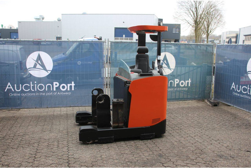 Toyota - Retráctil: foto 1 Toyota - Retráctil: foto 1