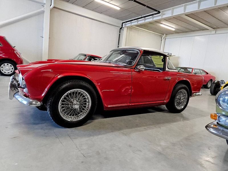 Triumph TR4 'Surrey Top' - Sedan: foto 2 Triumph TR4 'Surrey Top' - Sedan: foto 2