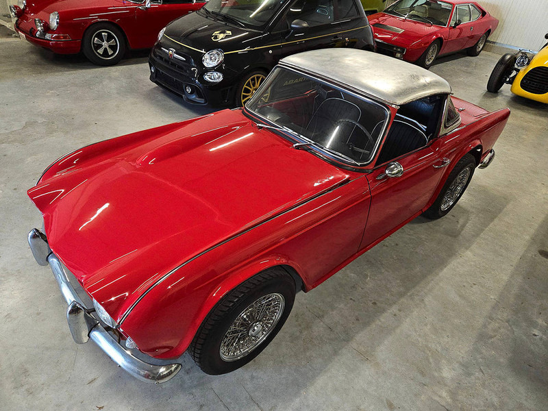 Sedan Triumph TR4 'Surrey Top': foto 8