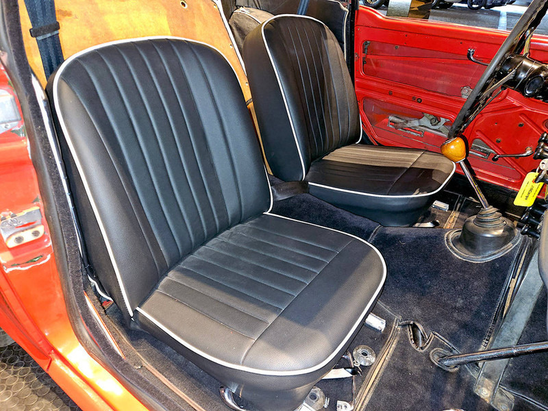 Sedan Triumph TR4 'Surrey Top': foto 17