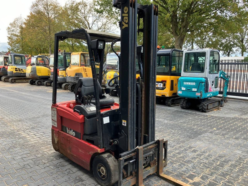 Carretilla elevadora eléctrica Yale ERP16ATF (SWB) E2380: foto 6 Carretilla elevadora eléctrica Yale ERP16ATF (SWB) E2380: foto 6