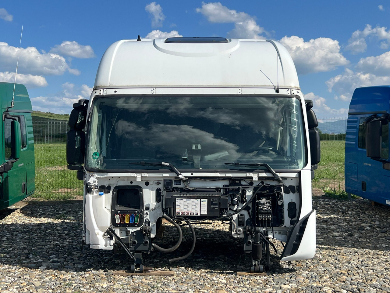 CABINA IVECO STRALIS HI-WAY 5801758707, 5801758694 - Cabina para Camión: foto 2 CABINA IVECO STRALIS HI-WAY 5801758707, 5801758694 - Cabina para Camión: foto 2