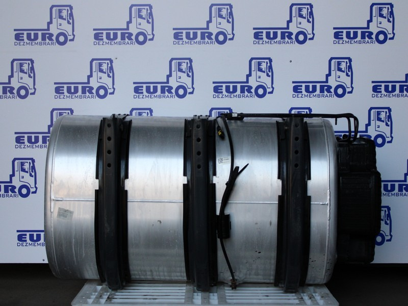 REZERVOR COMBUSTIBIL 570L + CARCASA POMPARE COMBUSTIBIL SCANIA SUPER 2710466, 3110686 - Depósito de combustible para Camión: foto 2 REZERVOR COMBUSTIBIL 570L + CARCASA POMPARE COMBUSTIBIL SCANIA SUPER 2710466, 3110686 - Depósito de combustible para Camión: foto 2