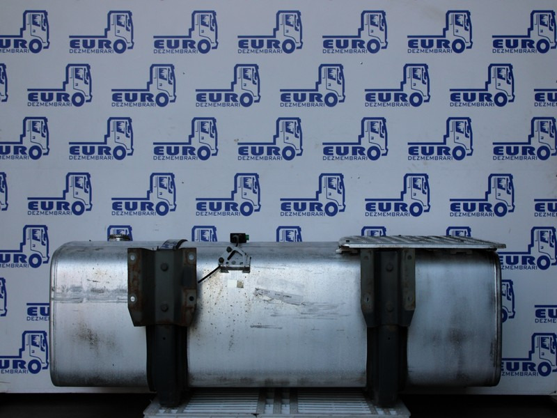 REZERVOR COMBUSTIBIL DAF XF106 690l L=198 CM l=68 CM H=63 CM 1945569 - Depósito de combustible para Camión: foto 2 REZERVOR COMBUSTIBIL DAF XF106 690l L=198 CM l=68 CM H=63 CM 1945569 - Depósito de combustible para Camión: foto 2