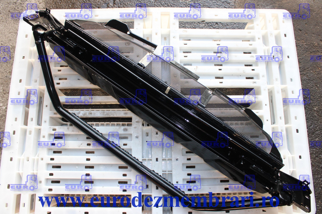 SCARA FRONTALA MAN TGS TG3 81.41610.5807, 81.41610.5788, 81.41614.0361 - Parachoques para Camión: foto 2 SCARA FRONTALA MAN TGS TG3 81.41610.5807, 81.41610.5788, 81.41614.0361 - Parachoques para Camión: foto 2