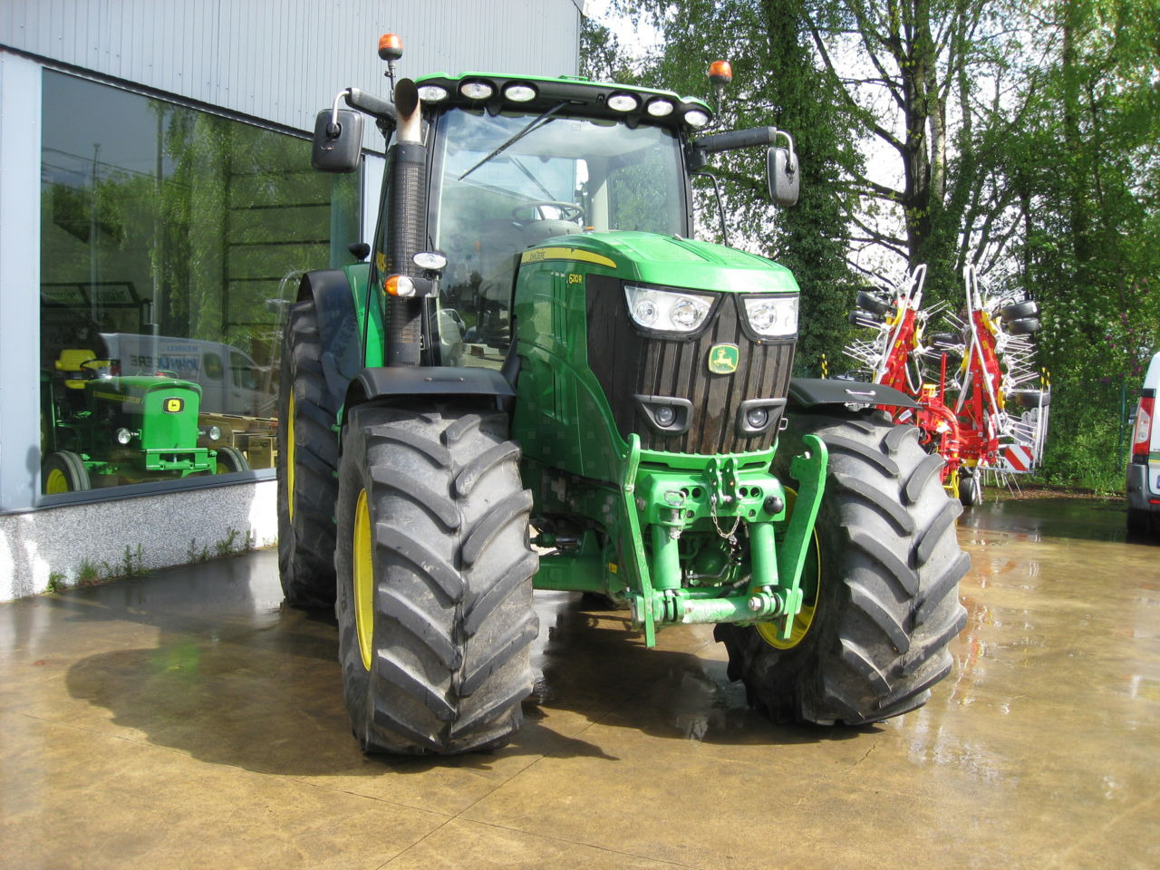 John Deere 6210R AUTOPOWER - Tractor: foto 1 John Deere 6210R AUTOPOWER - Tractor: foto 1