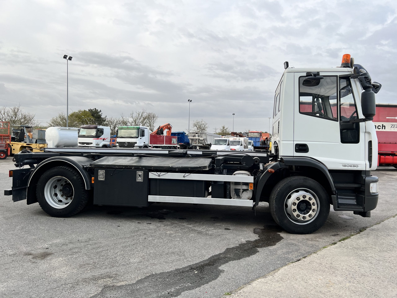 Camión chasis IVECO 300 EN CHASIS: foto 9