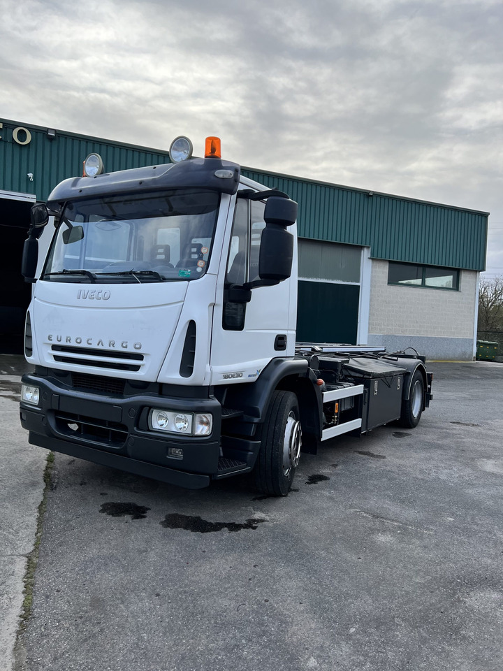 Camión chasis IVECO 300 EN CHASIS: foto 6