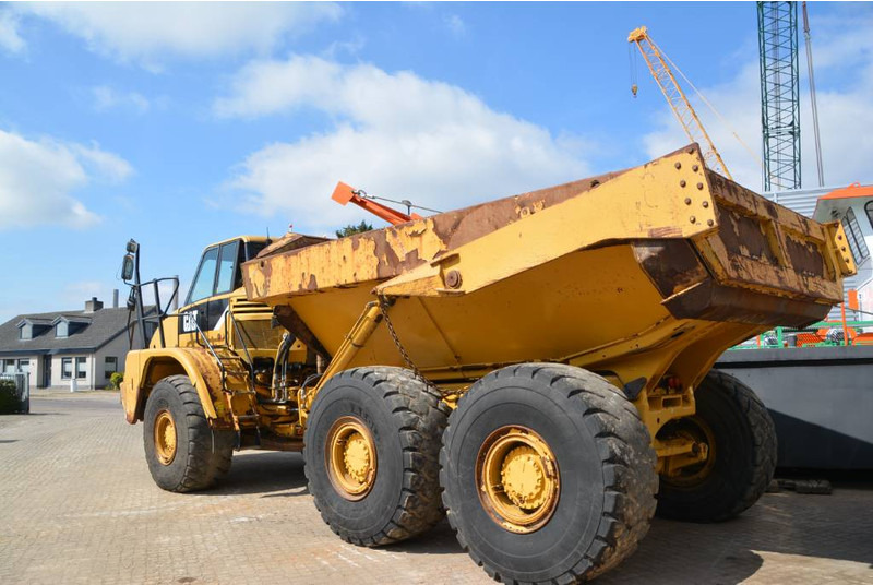 Cat 735 - Dúmper articulado: foto 2 Cat 735 - Dúmper articulado: foto 2