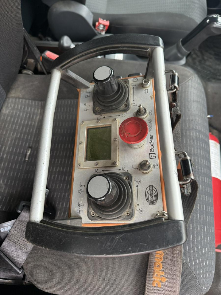 Autogrúa MAN Böcker AK 44 / 4000 auf MAN TGM 18.290 | Personenkorb: foto 15
