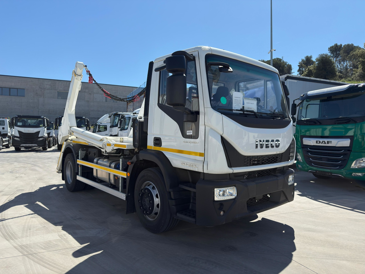 IVECO ML190E28L Eurocargo E6 (Track Equipment) - Camión portacontenedor de cadenas: foto 2 IVECO ML190E28L Eurocargo E6 (Track Equipment) - Camión portacontenedor de cadenas: foto 2