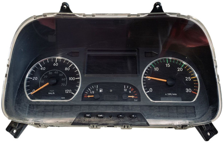 Mercedes-Benz 816 - Salpicadero: foto 1 Mercedes-Benz 816 - Salpicadero: foto 1