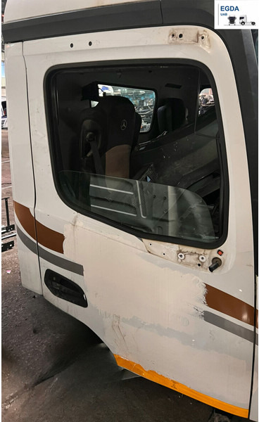 Mercedes-Benz mp4 ,Antos, Arocs 2 - Puerta y piezas: foto 1 Mercedes-Benz mp4 ,Antos, Arocs 2 - Puerta y piezas: foto 1