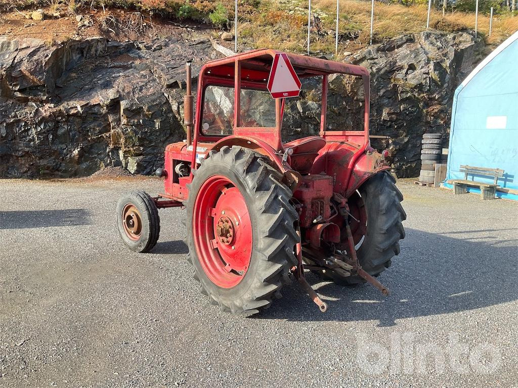 B-M VOLVO 350 - Tractor: foto 1 B-M VOLVO 350 - Tractor: foto 1