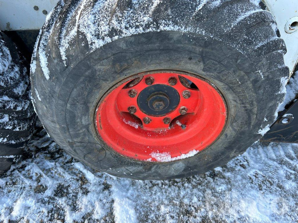 Minicargadora Bobcat 753 & Redskap: foto 26