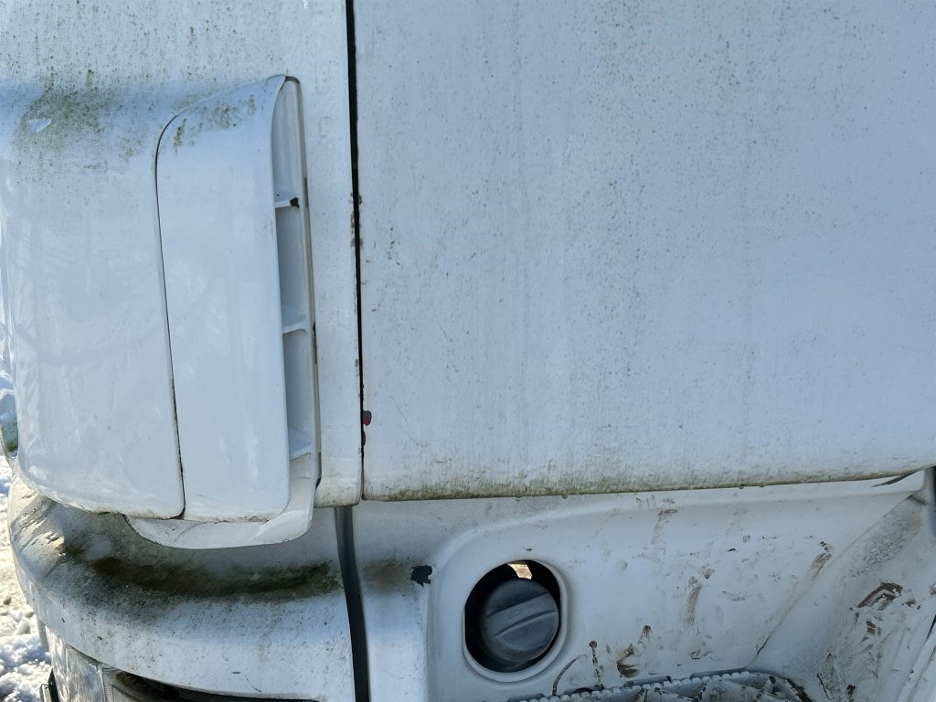 Cabeza tractora SCANIA P124LA4X2LA360: foto 13 Cabeza tractora SCANIA P124LA4X2LA360: foto 13