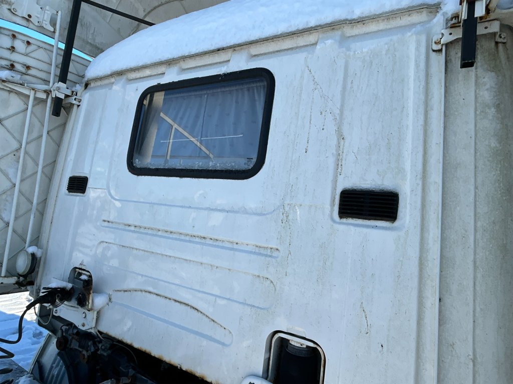 Cabeza tractora SCANIA P124LA4X2LA360: foto 34 Cabeza tractora SCANIA P124LA4X2LA360: foto 34