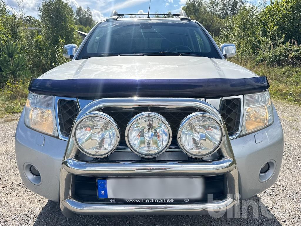 NISSAN NAVARA D401 - Furgoneta: foto 2 NISSAN NAVARA D401 - Furgoneta: foto 2