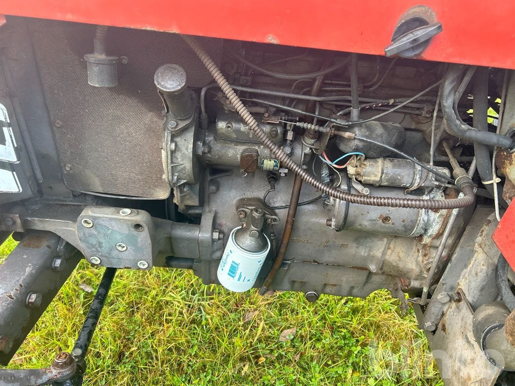 MASSEY FERGUSON MF 675 2 - Tractor: foto 5 MASSEY FERGUSON MF 675 2 - Tractor: foto 5