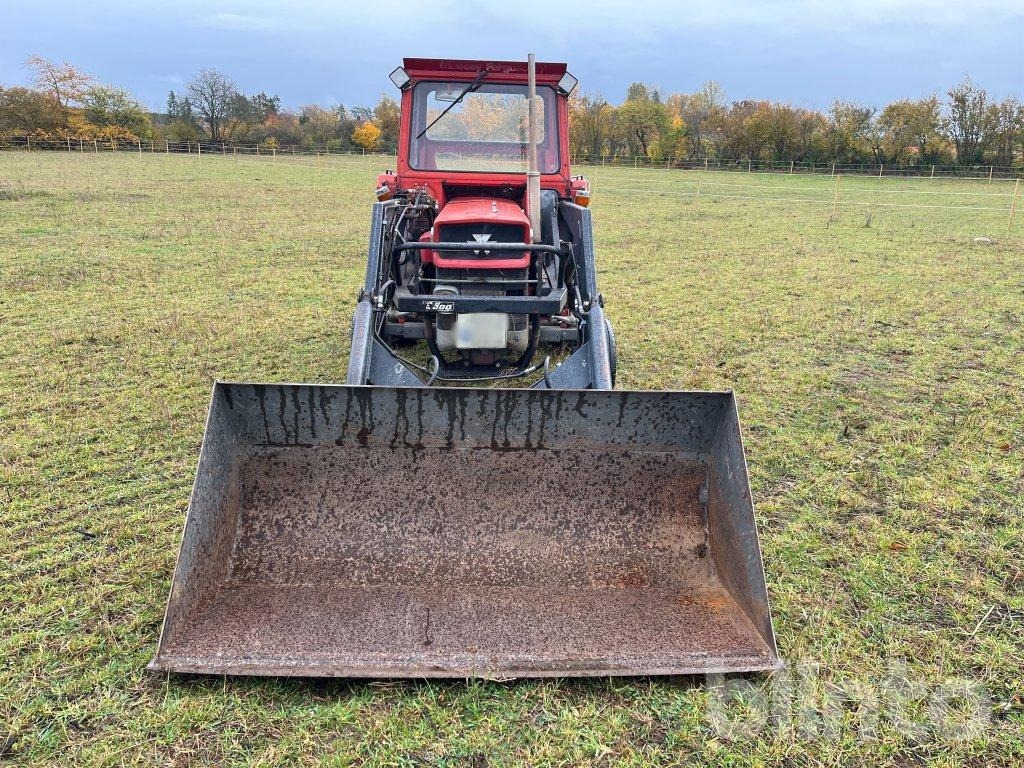 MASSEY-FERGUSSON 135 - Tractor: foto 2 MASSEY-FERGUSSON 135 - Tractor: foto 2