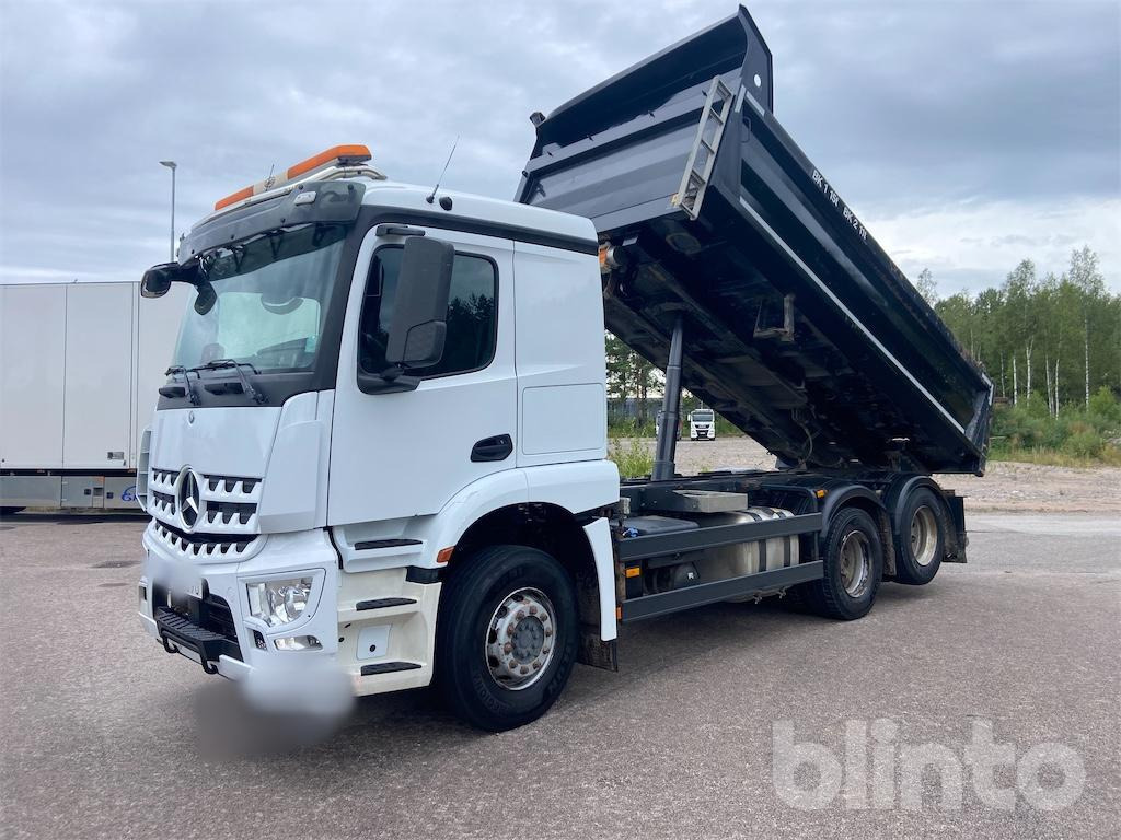 MERCEDES-BENZ 963-0-C - Camión volquete: foto 3 MERCEDES-BENZ 963-0-C - Camión volquete: foto 3