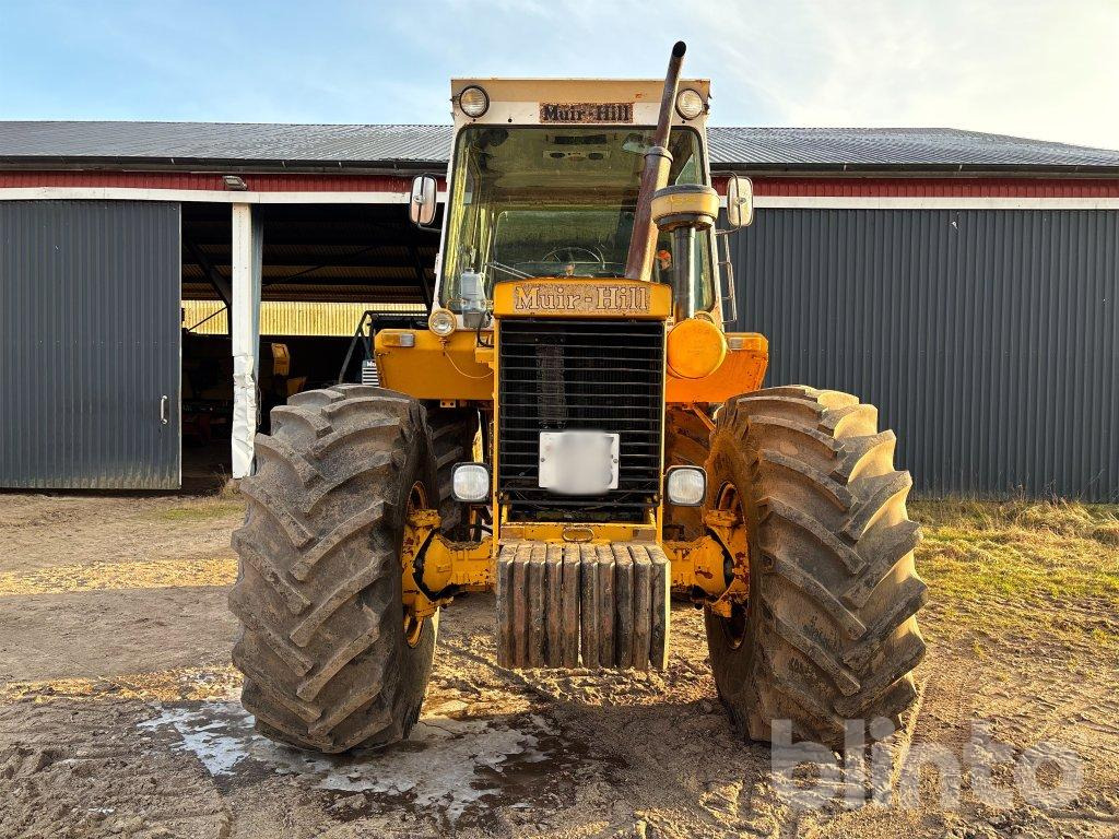MUIR HILL 121 A - Tractor: foto 2 MUIR HILL 121 A - Tractor: foto 2