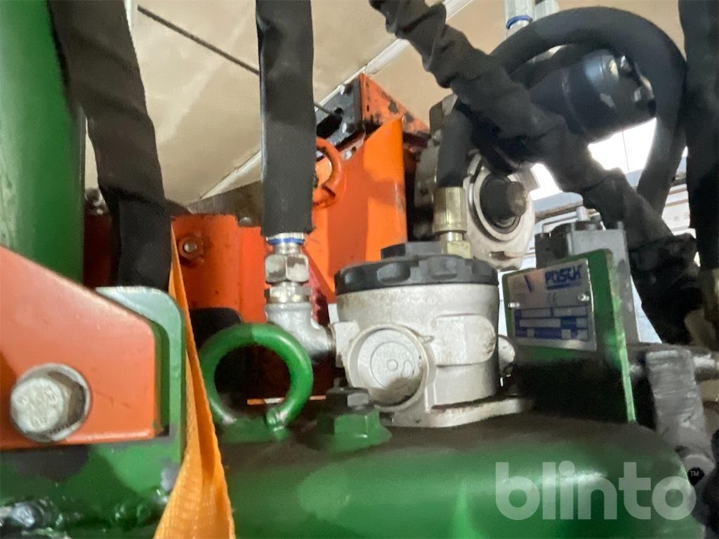 Astilladora de leña Posch HydroCombi 15T PZG: foto 9 Astilladora de leña Posch HydroCombi 15T PZG: foto 9