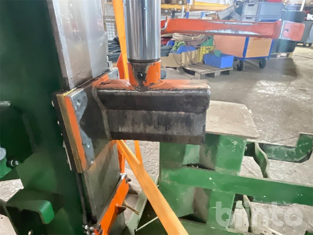 Astilladora de leña Posch HydroCombi 15T PZG: foto 20 Astilladora de leña Posch HydroCombi 15T PZG: foto 20