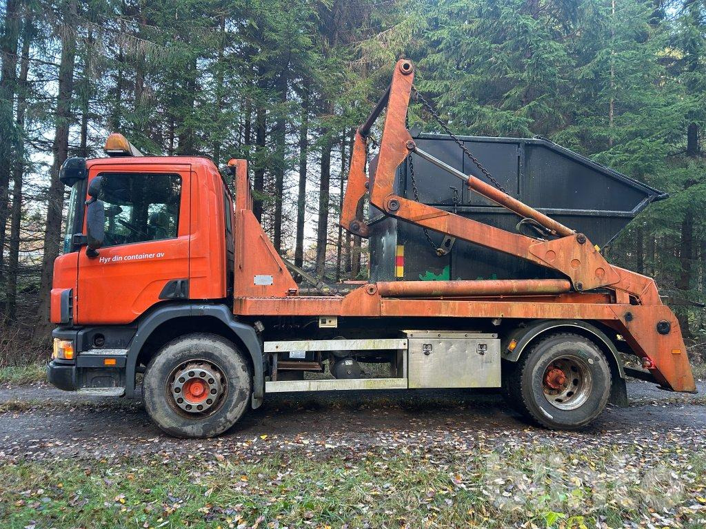 SCANIA P94GB4X2NZ230 - Camión portacontenedor de cadenas: foto 5 SCANIA P94GB4X2NZ230 - Camión portacontenedor de cadenas: foto 5