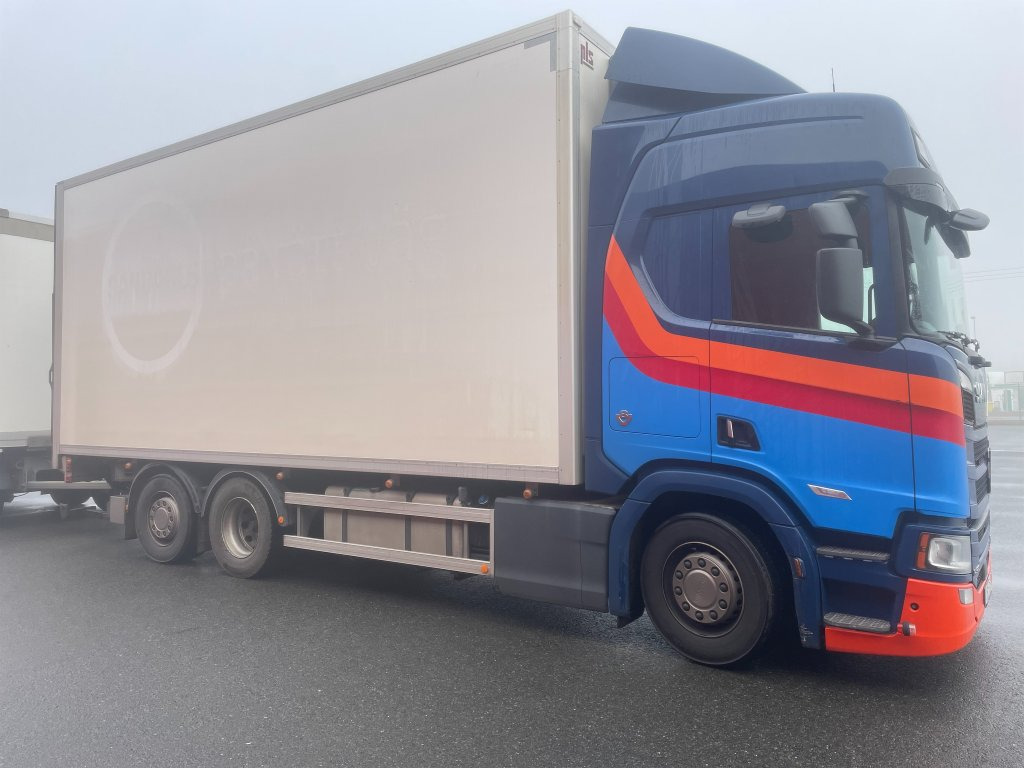 SCANIA R520B6X2*4NB Nextgen - Camión caja cerrada: foto 2 SCANIA R520B6X2*4NB Nextgen - Camión caja cerrada: foto 2