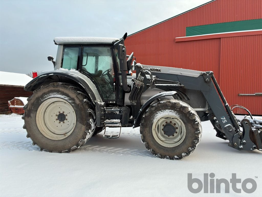 VALTRA T202 med lastare - Tractor: foto 4 VALTRA T202 med lastare - Tractor: foto 4