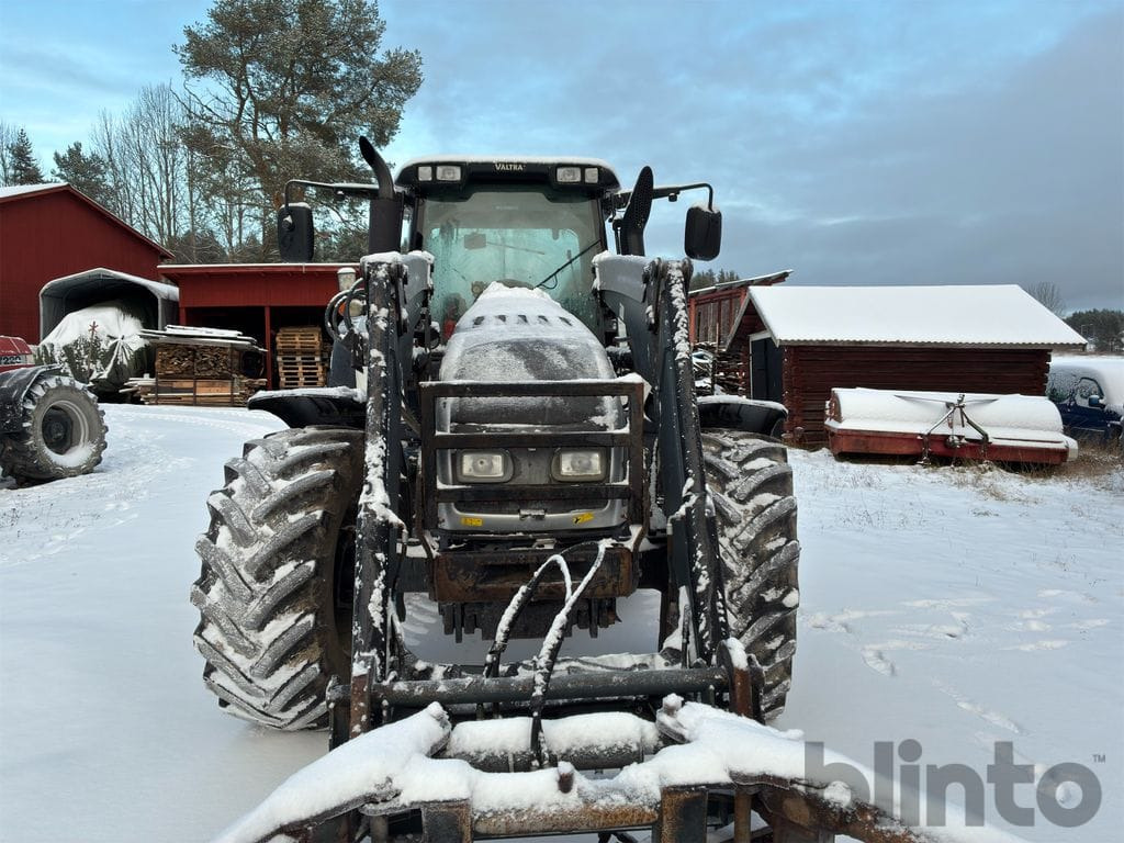 VALTRA T202 med lastare - Tractor: foto 2 VALTRA T202 med lastare - Tractor: foto 2