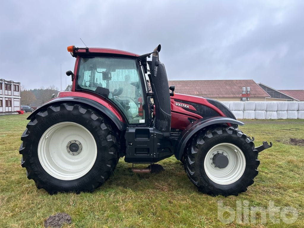 VALTRA T234 Versu - Frontlyft & PTO - Tractor: foto 4 VALTRA T234 Versu - Frontlyft & PTO - Tractor: foto 4
