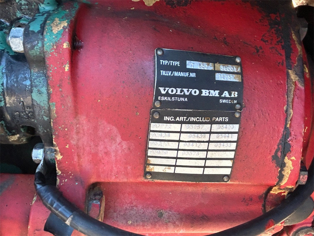 Tractor VOLVO-BM T 650 med mycket medföljande utrustning!: foto 12