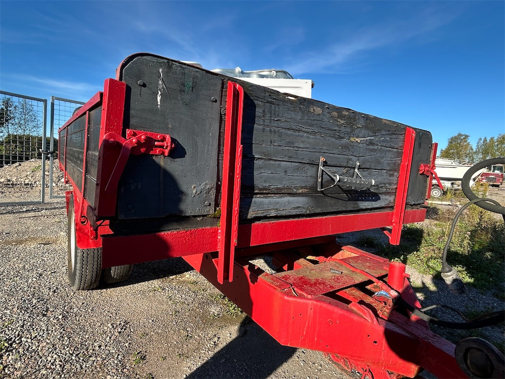 Tractor VOLVO-BM T 650 med mycket medföljande utrustning!: foto 36