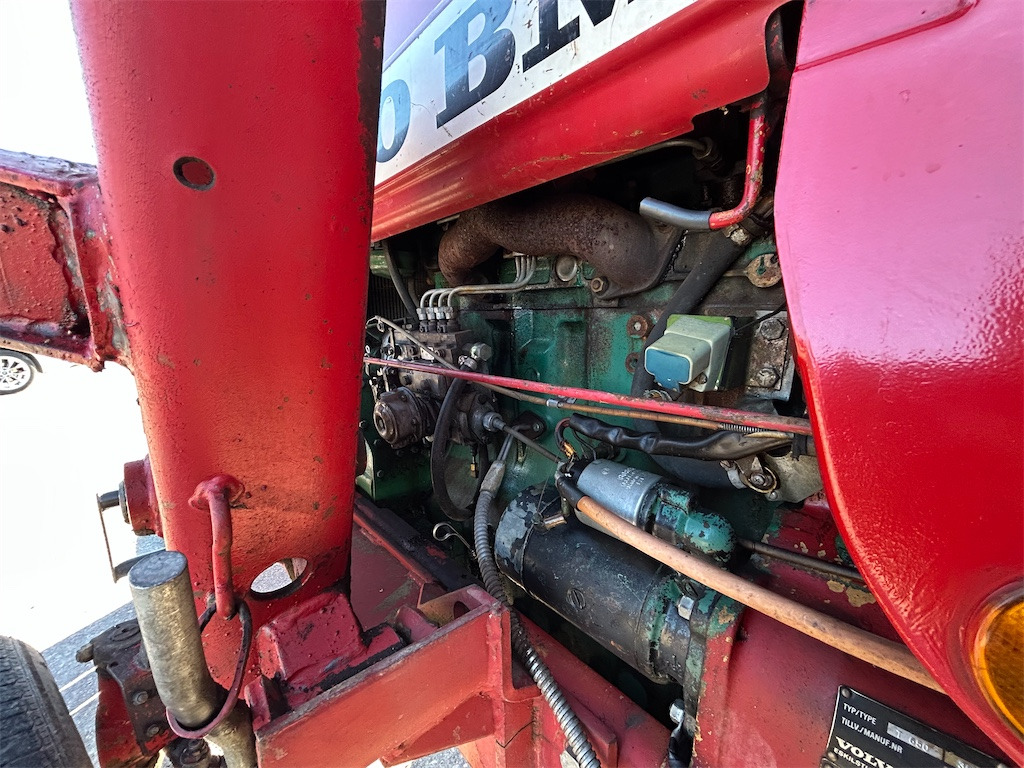 Tractor VOLVO-BM T 650 med mycket medföljande utrustning!: foto 16