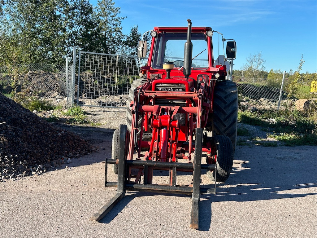 VOLVO-BM T 650 med mycket medföljande utrustning! - Tractor: foto 2 VOLVO-BM T 650 med mycket medföljande utrustning! - Tractor: foto 2