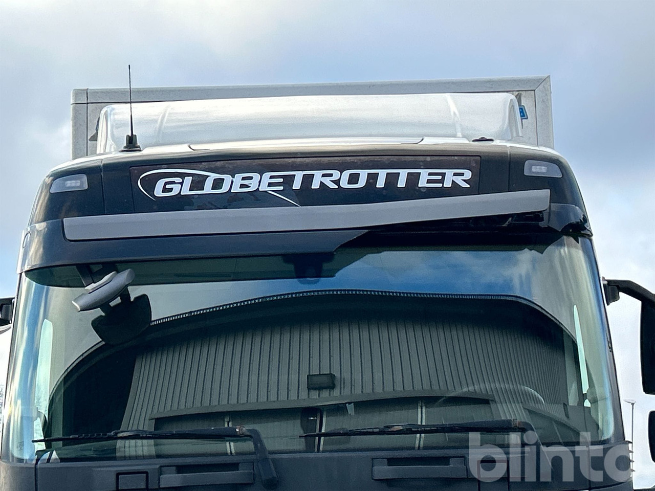 VOLVO FH - Camión caja cerrada: foto 3 VOLVO FH - Camión caja cerrada: foto 3