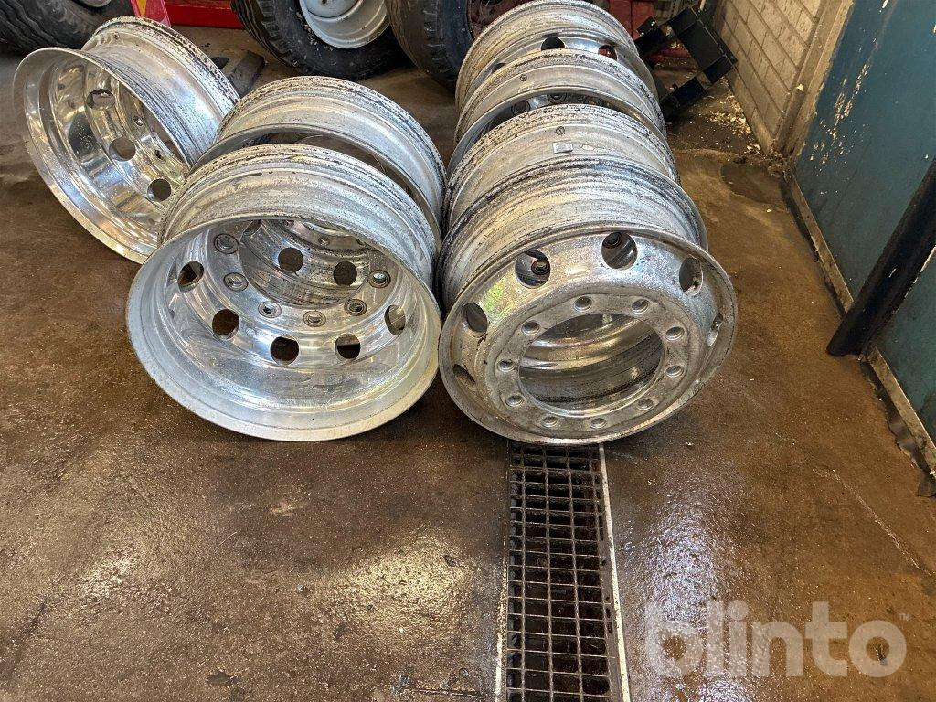 Volvo - Llanta para Camión: foto 1 Volvo - Llanta para Camión: foto 1