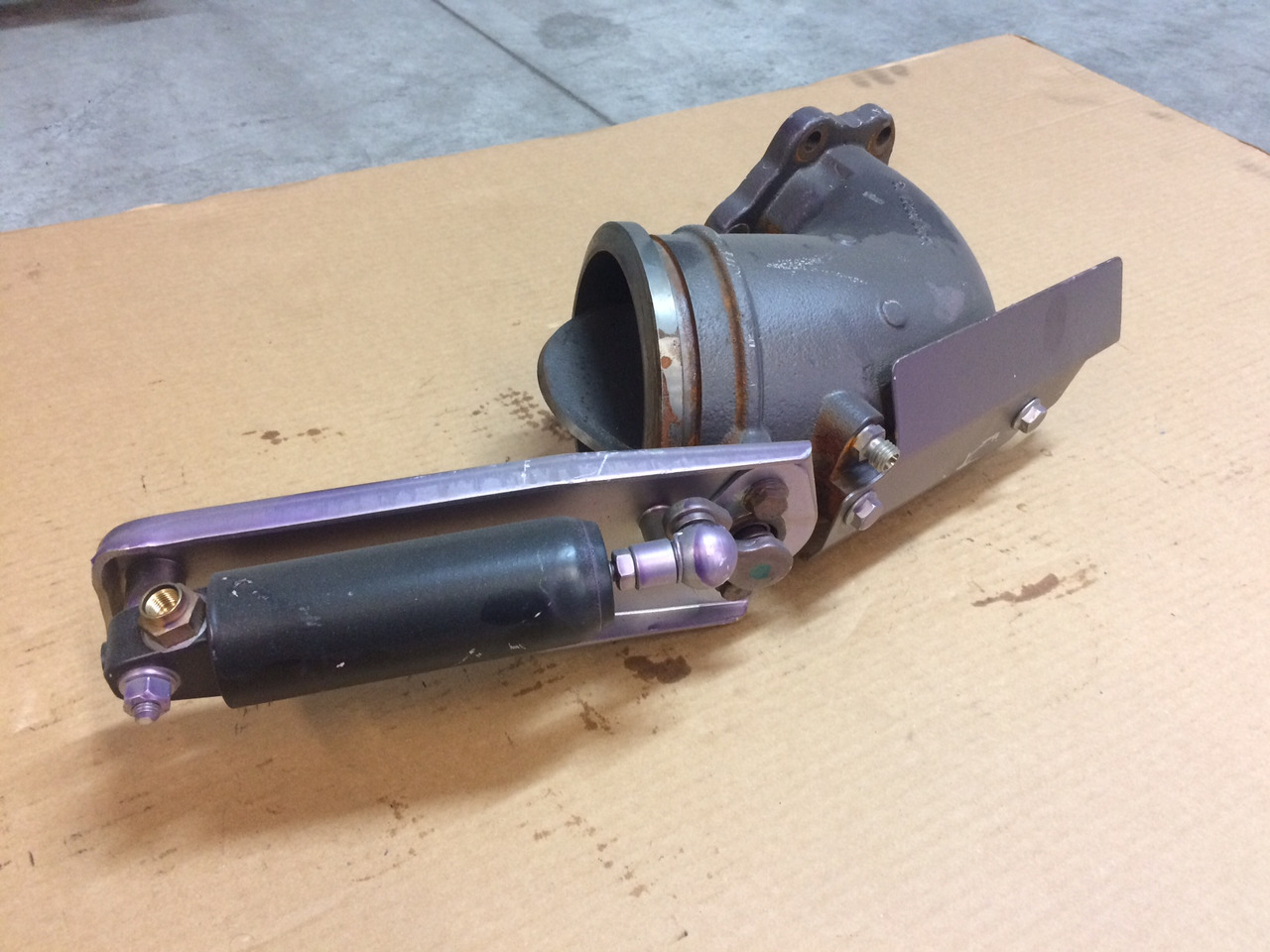 FRENO MOTORE ASSEMBLAGGIO MAN 51152016184 - Motor y piezas para Camión: foto 2 FRENO MOTORE ASSEMBLAGGIO MAN 51152016184 - Motor y piezas para Camión: foto 2