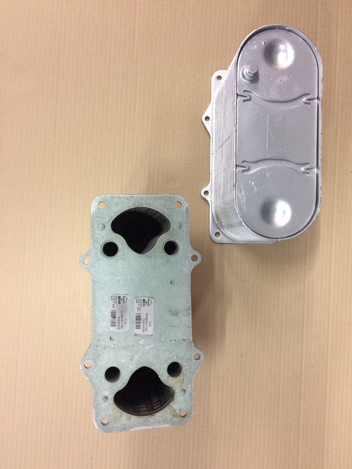 RADIATORE ARIA COMBURENTE - MOTORI MAN D2066 - D2676 - EURO 6 - Sistema de refrigeración para Camión: foto 2 RADIATORE ARIA COMBURENTE - MOTORI MAN D2066 - D2676 - EURO 6 - Sistema de refrigeración para Camión: foto 2