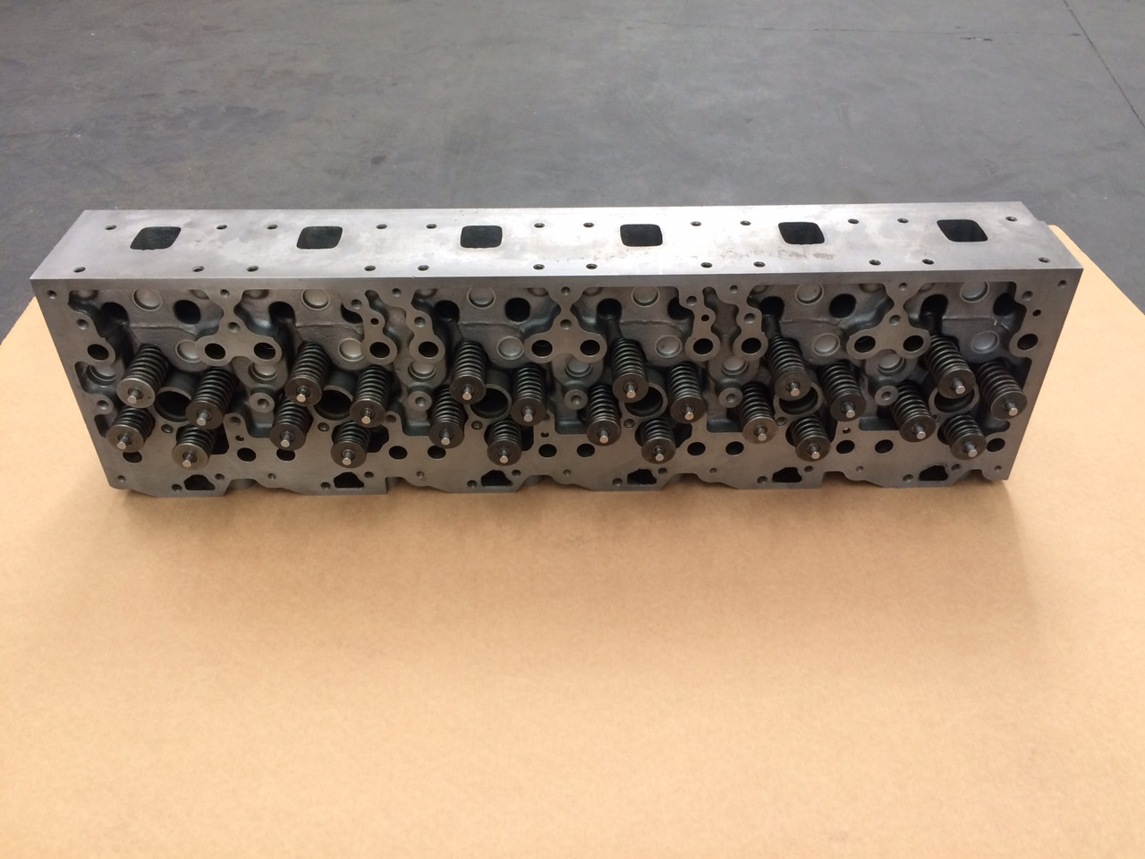 TESTATA CILINDRO MAN 51031006273 - MOTORE MAN D0836 Common Rail - Cabezal de bloque: foto 2 TESTATA CILINDRO MAN 51031006273 - MOTORE MAN D0836 Common Rail - Cabezal de bloque: foto 2