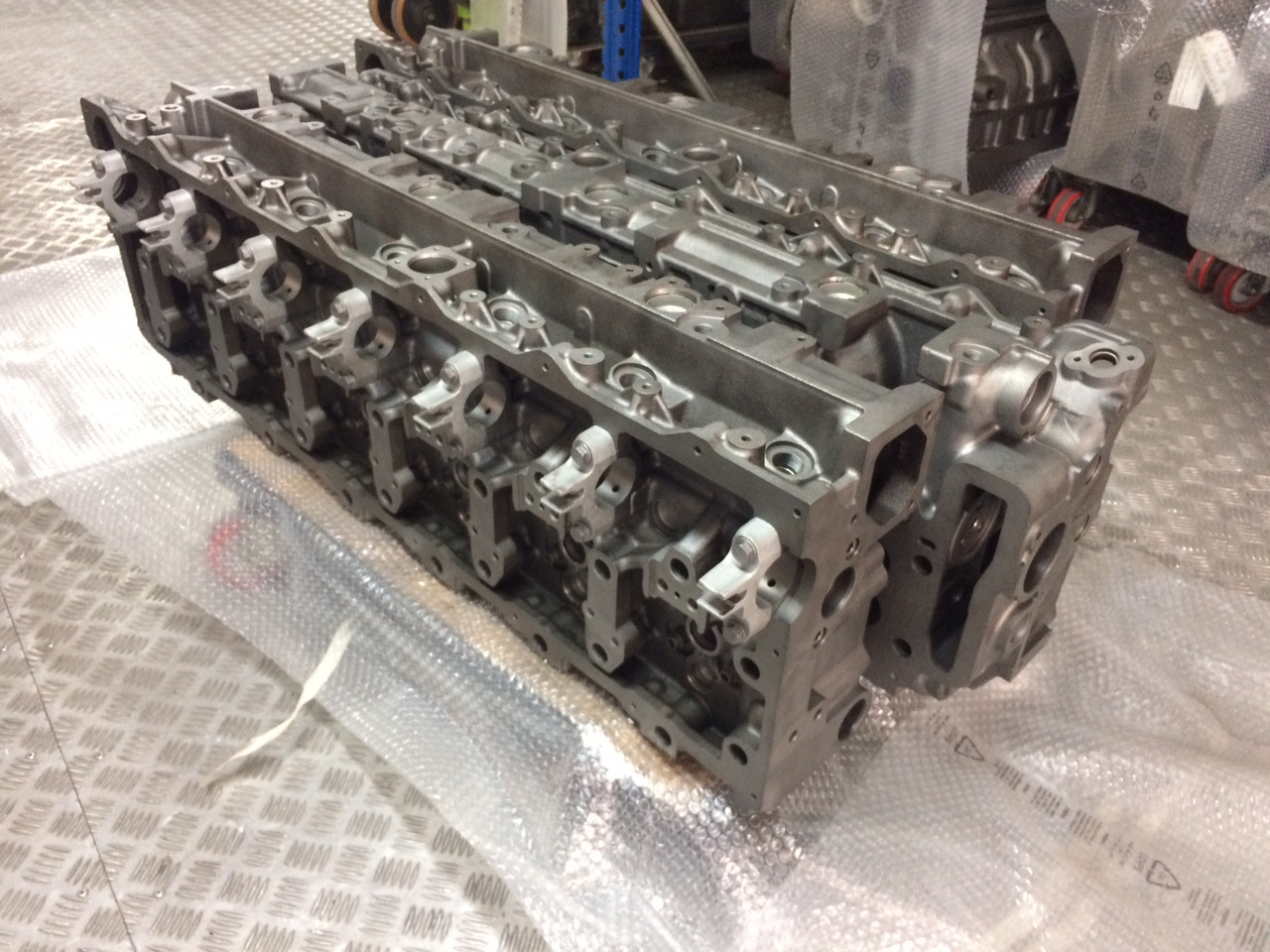 TESTATA MAN D2066 / D2676 - EURO 6 - 85HZ - Cabezal de bloque: foto 2 TESTATA MAN D2066 / D2676 - EURO 6 - 85HZ - Cabezal de bloque: foto 2