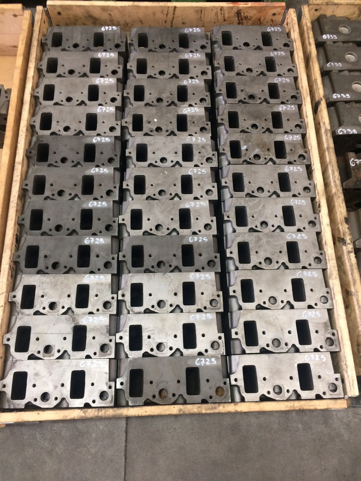 TESTATA MOTORE MAN D0824 / D0826 / D0834 / D0836 - Cabezal de bloque: foto 1 TESTATA MOTORE MAN D0824 / D0826 / D0834 / D0836 - Cabezal de bloque: foto 1