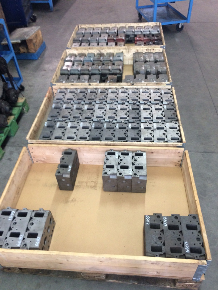 TESTATA MOTORE MAN D0824 / D0826 / D0834 / D0836 - Cabezal de bloque: foto 4 TESTATA MOTORE MAN D0824 / D0826 / D0834 / D0836 - Cabezal de bloque: foto 4