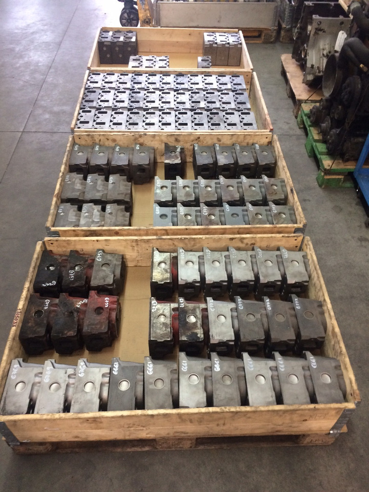 TESTATA MOTORE MAN D0824 / D0826 / D0834 / D0836 - Cabezal de bloque: foto 3 TESTATA MOTORE MAN D0824 / D0826 / D0834 / D0836 - Cabezal de bloque: foto 3